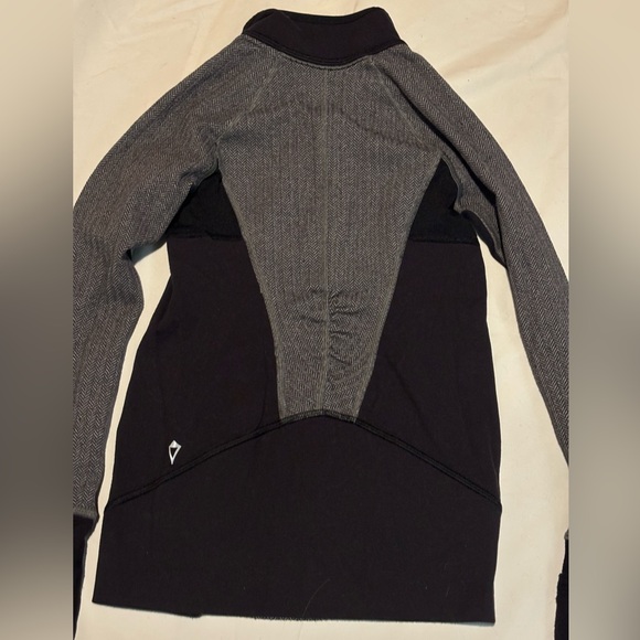 Ivivva by Lululemon Speed Seeker pullover herringbone size 6 - Picture 7 of 7